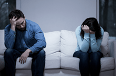単身赴任が招く危機…浮気・離婚の実情とは？
