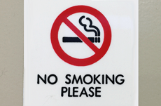 迷走する「屋内禁煙」の行方は一体どうなる？