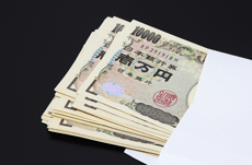 意外と知らない「消費者金融」の年収は？