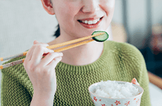 食べすぎ注意？体に起きる異変は本当か